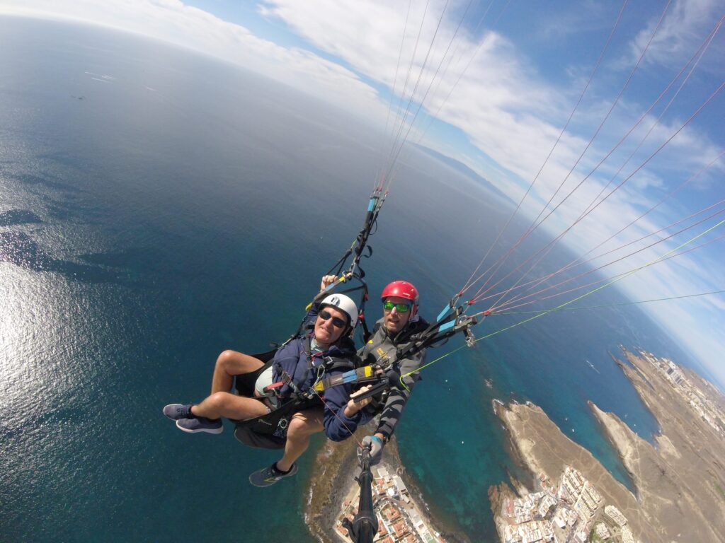 Baptême de parapente avec un moniteur et son élève