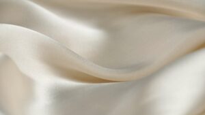Un papier de soie ivoire